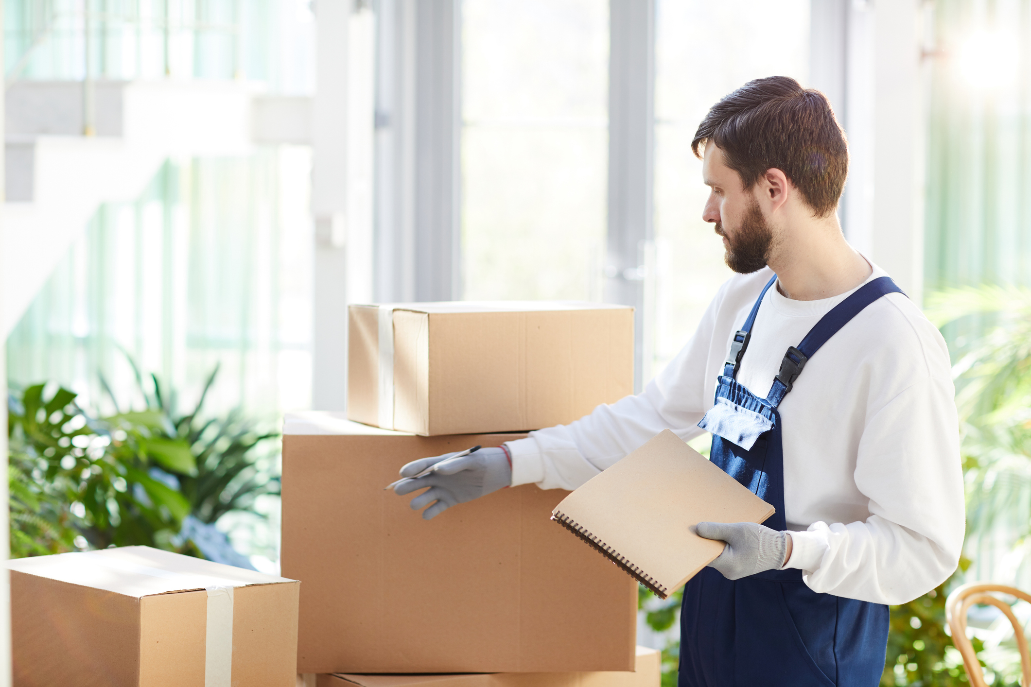 Benefits of Hiring Professional Movers for a Household Move
