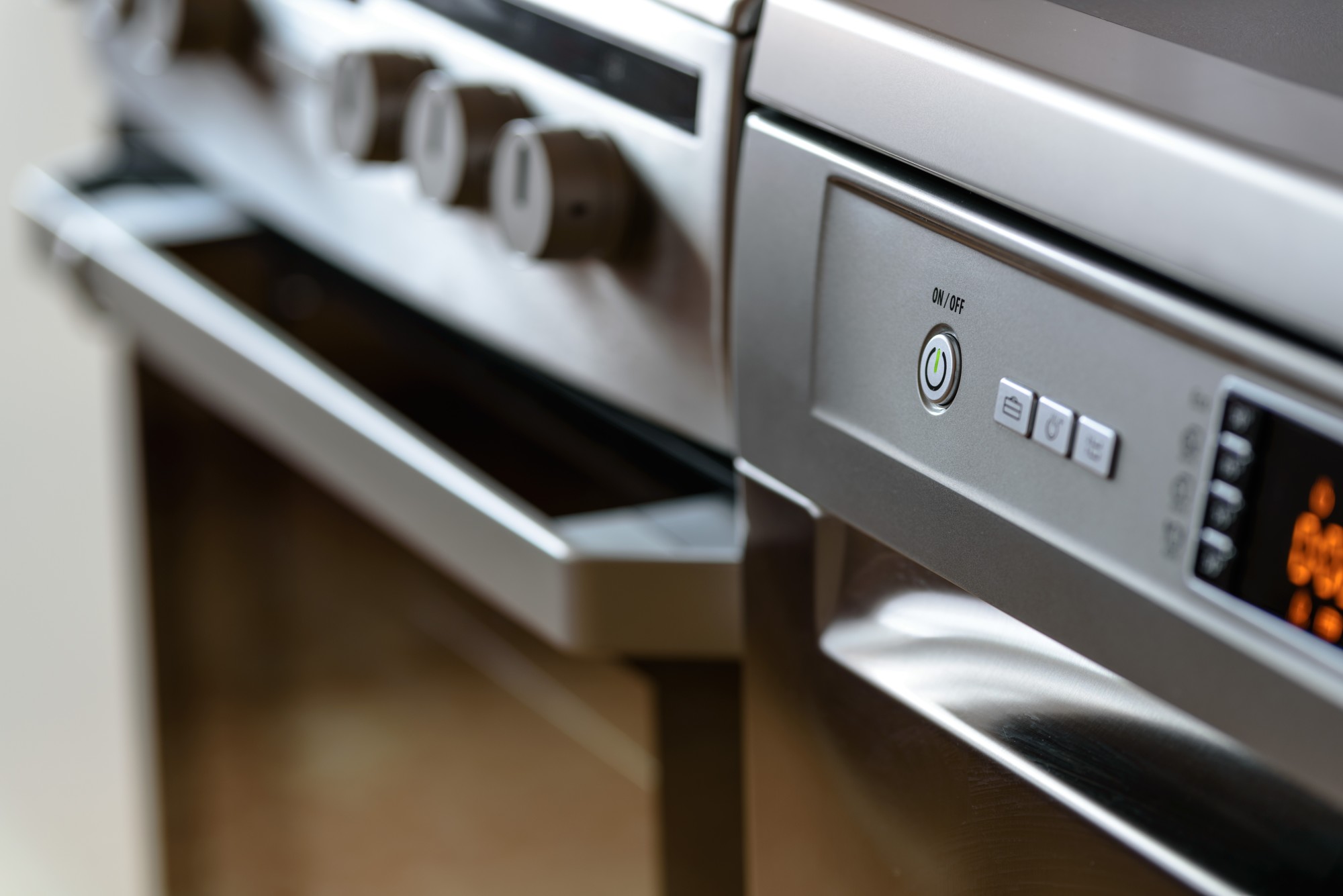 4 Tips for Getting Rid of Old Appliances Before Your Move